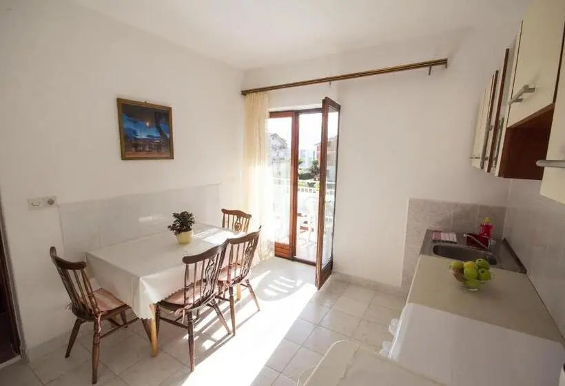 آپارتمان 2 خوابه, Villa Maria
