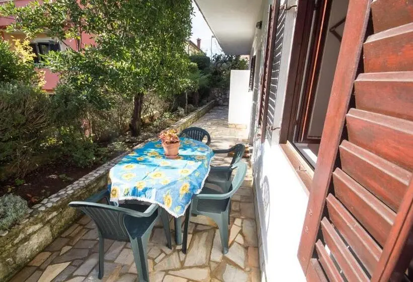 آپارتمان 1 خوابه, Villa Maria