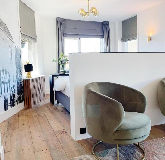 Люкс с Балконом, Boutique Hotel Hippe Hendrik