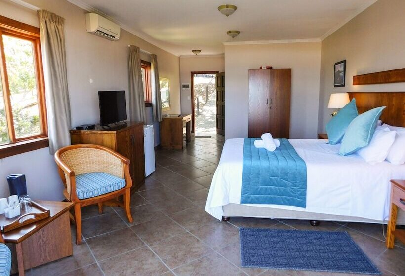 חדר סטנדרט עם מיטת קינג, Sugar Beach Resort