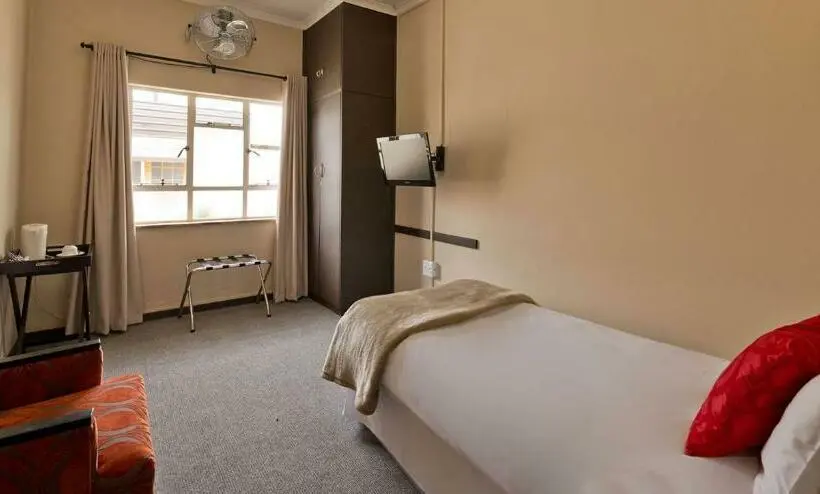 Standard Yhden Hengen Huone, Calvinia