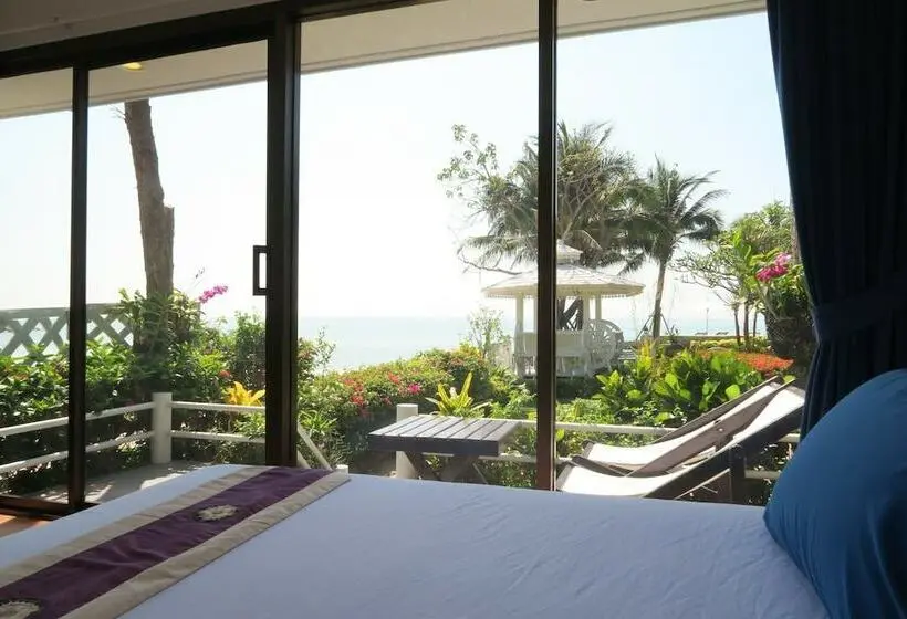 キャビン, Chomtalay Resort At Had Chaosamran Beach