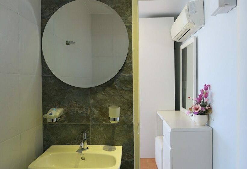 كابينة ديلوكس, Chomtalay Resort At Had Chaosamran Beach