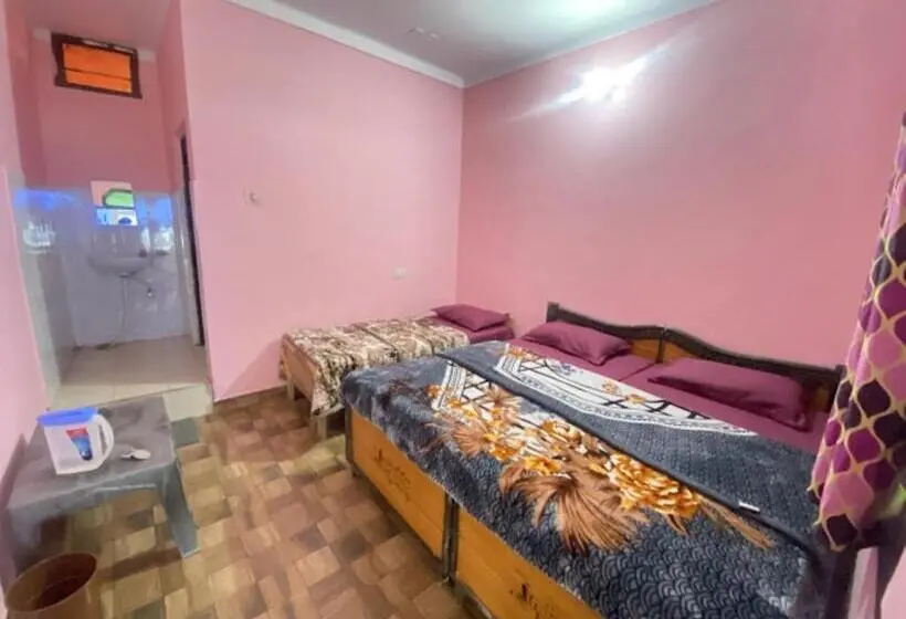デラックスルーム, New Basera Hotel Sitapur