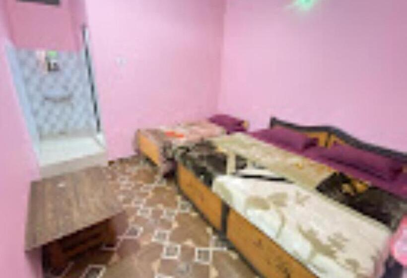 اتاق استاندارد چهار تخته, New Basera Hotel Sitapur