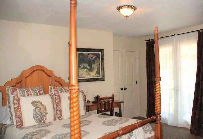 اتاق لوکس, Annabelle Inn