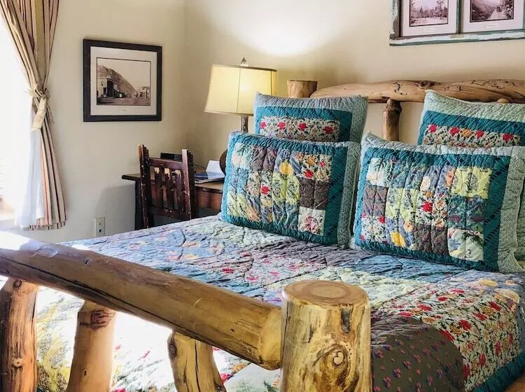 اتاق لوکس, Annabelle Inn
