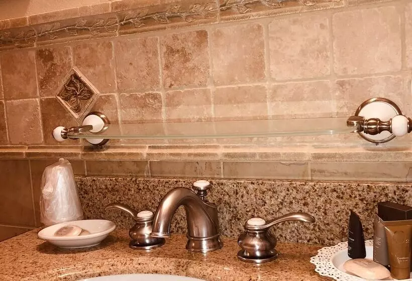 اتاق پرمیوم, Annabelle Inn