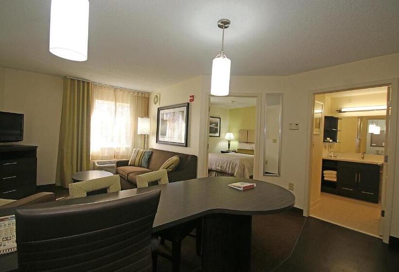 스위트, Candlewood Suites Newport News Yorktown, An Ihg