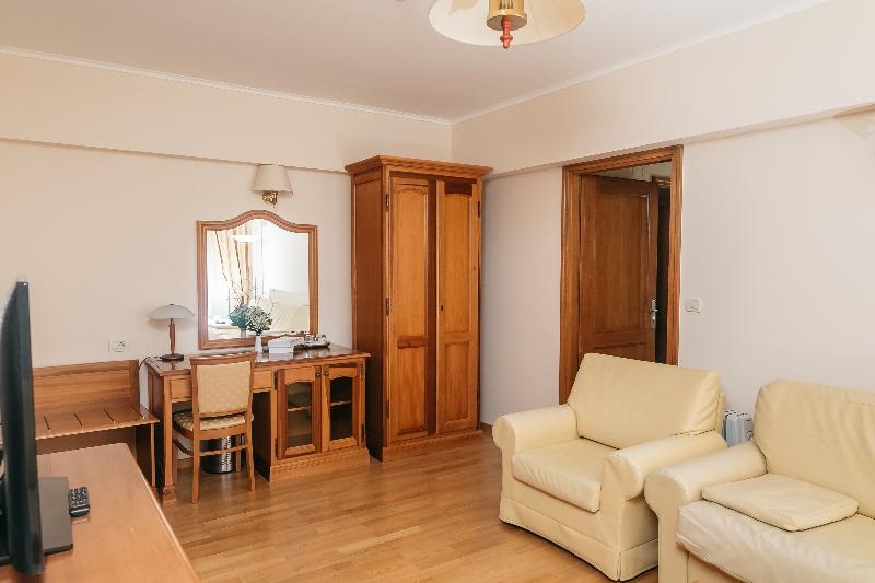 디럭스 룸 킹사이즈 침대, Courtyard By Marriott San Jose Escazu