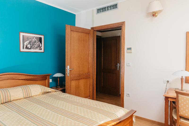 디럭스 룸 킹사이즈 침대, Courtyard By Marriott San Jose Escazu