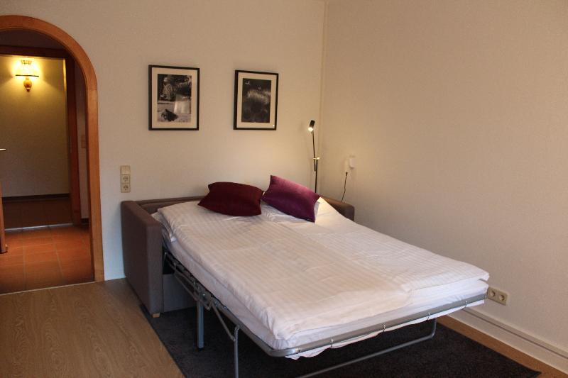 اتاق خانوادگی, Goldried