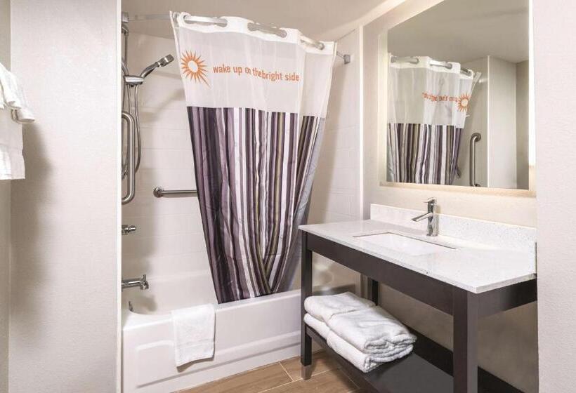 장애인을 위한 스탠다드 룸, La Quinta By Wyndham Kennesaw