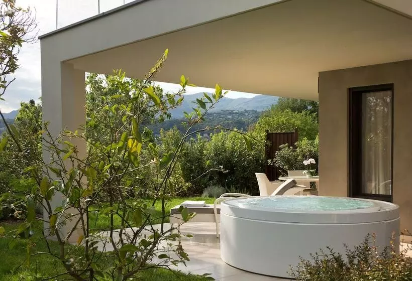 سوییت پرستیژ, Domaine Du Mas De Pierre