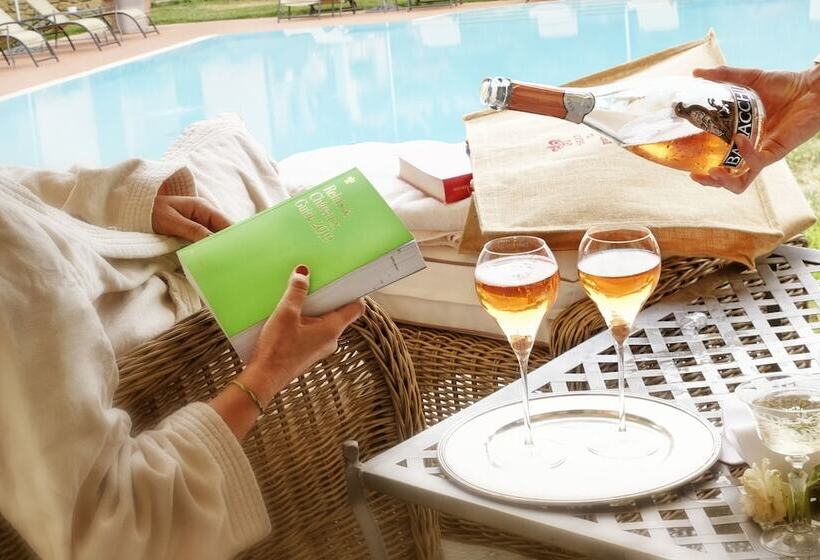 스위트, Il Falconiere Relais & Spa