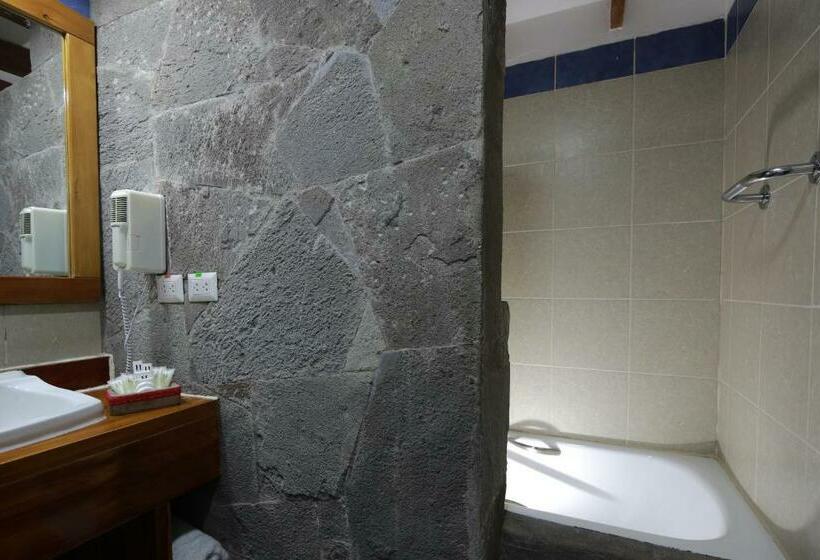 غرفة قياسية ثلاثية, San Agustin Monasterio De La Recoleta