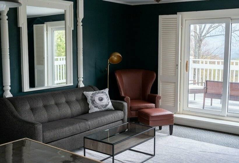 جناح سوبيريور, Sunset Hill House