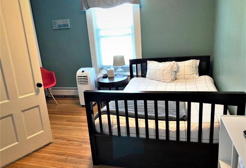 غرفة قياسية, Sunset Hill House