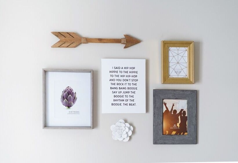 غرفة قياسية, Sunset Hill House