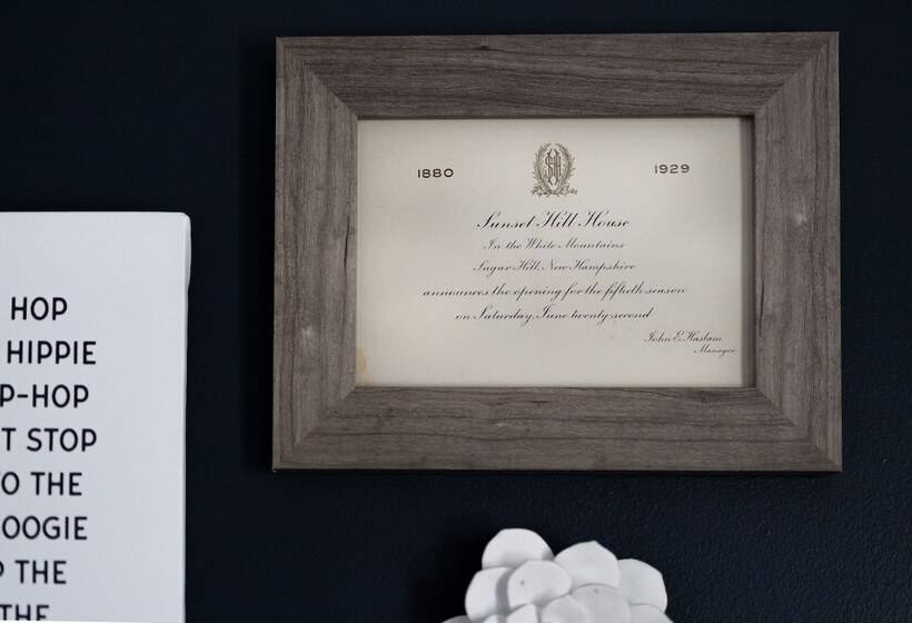 غرفة قياسية, Sunset Hill House