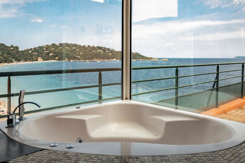 Triple Room Sea View, Surplage Hôtel Cavalière