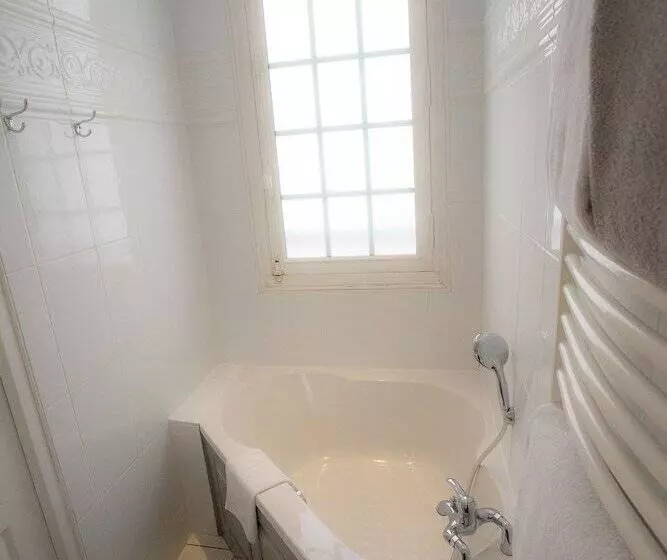 Suite Familiale, Villa Augeval Hôtel De Charme & Spa