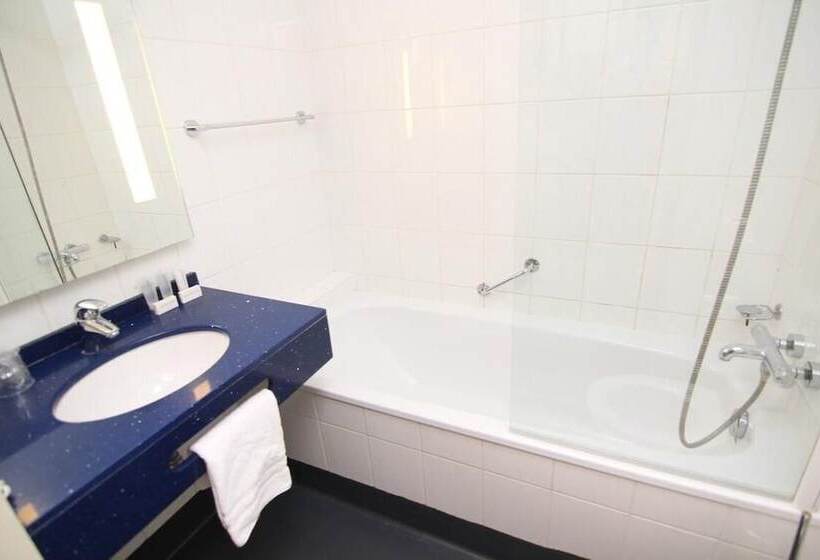 اتاق استاندارد چهار تخته, Savoy Hotel Amsterdam