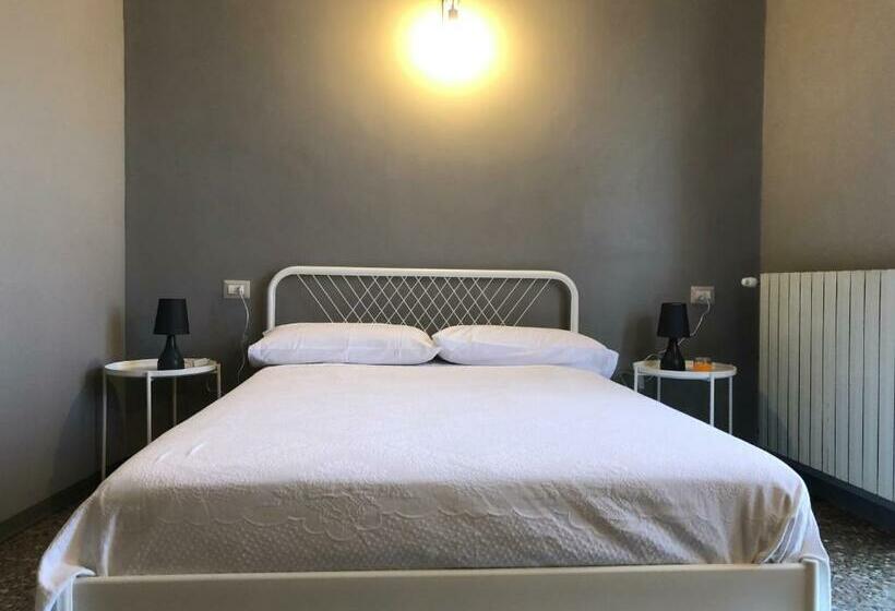 标准间, Risveglio Nel Borgo