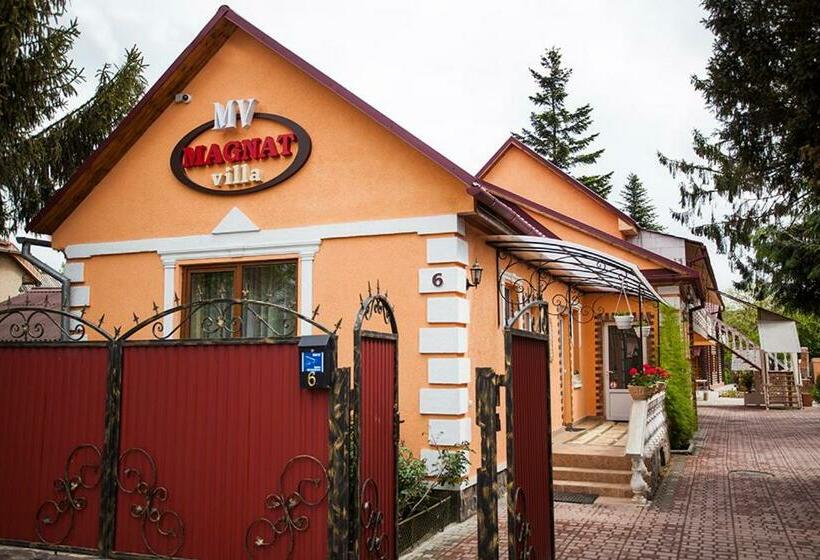 اتاق خانوادگی, Villa Magnat