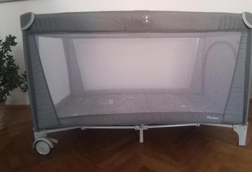 اتاق خانوادگی, Villa Magnat