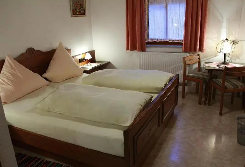 Standard-huone, Lauchertstüble