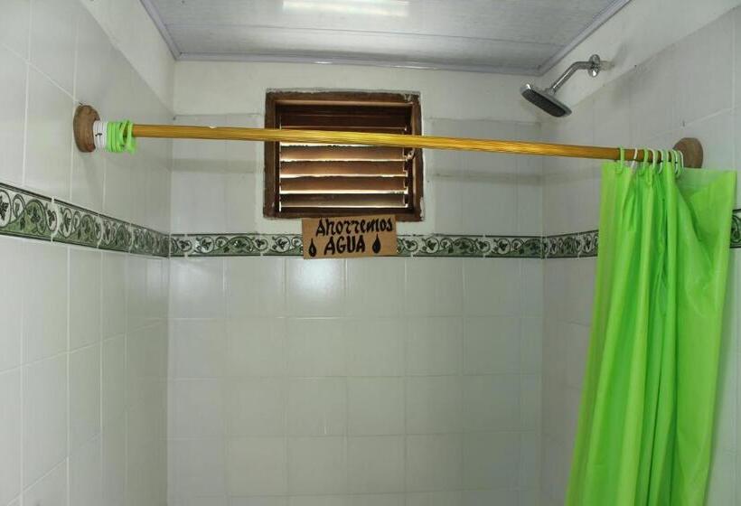 غرفة قياسية رباعية حمام مشترك, Yaharo Posada Turística