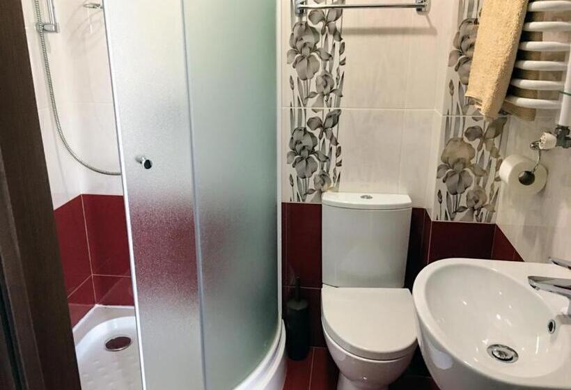 اتاق راحتی سه تخته, затишний міні готель Rosky