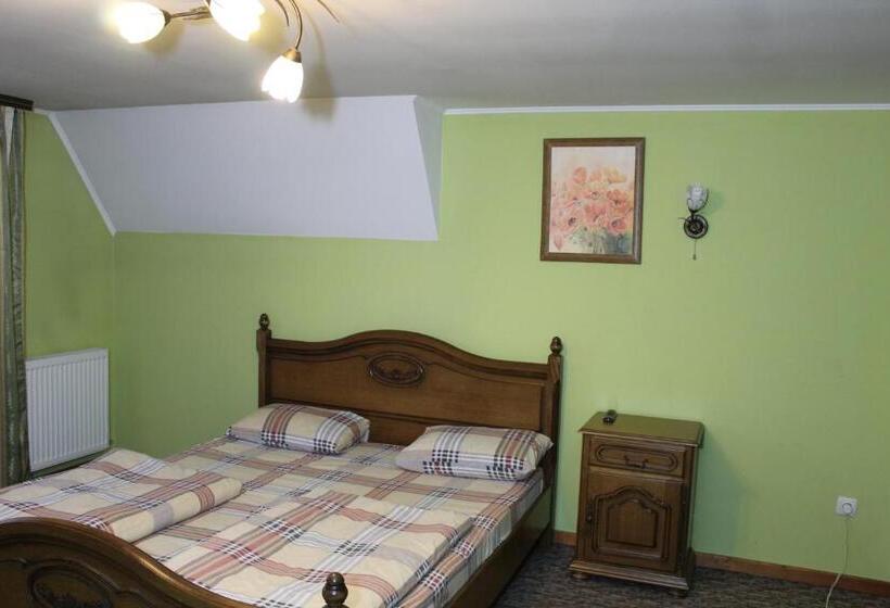 اتاق استاندارد سه تخته با بالکن, затишний міні готель Rosky