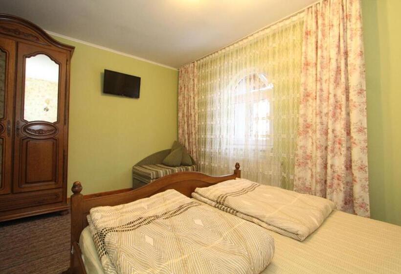 اتاق راحتی سه تخته, затишний міні готель Rosky