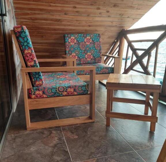 オーシャンビューファミリールーム, Calamari Baru