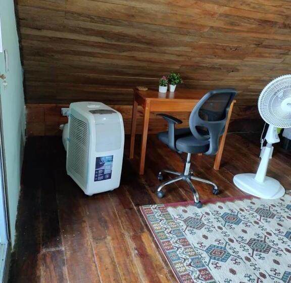 ファミリールーム, Calamari Baru