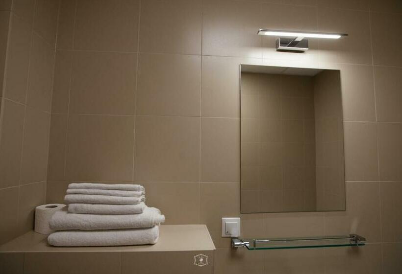 غرفة سوبيريور فردية, Central Carei