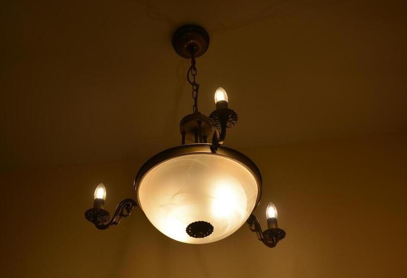 غرفة سوبيريور, Central Carei