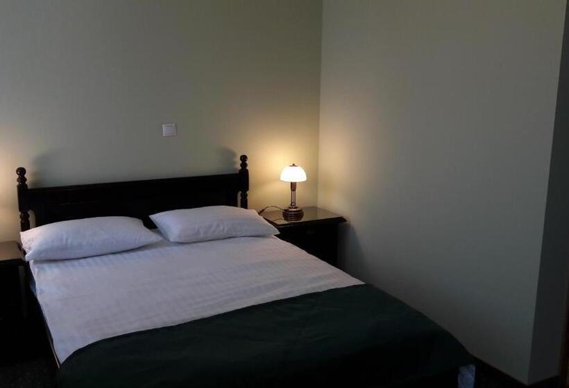 غرفة سوبيريور, Central Carei