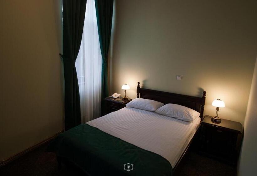 غرفة قياسية, Central Carei