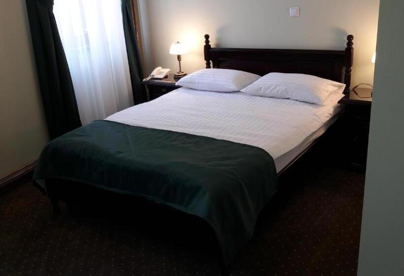 غرفة ديلوكس, Central Carei