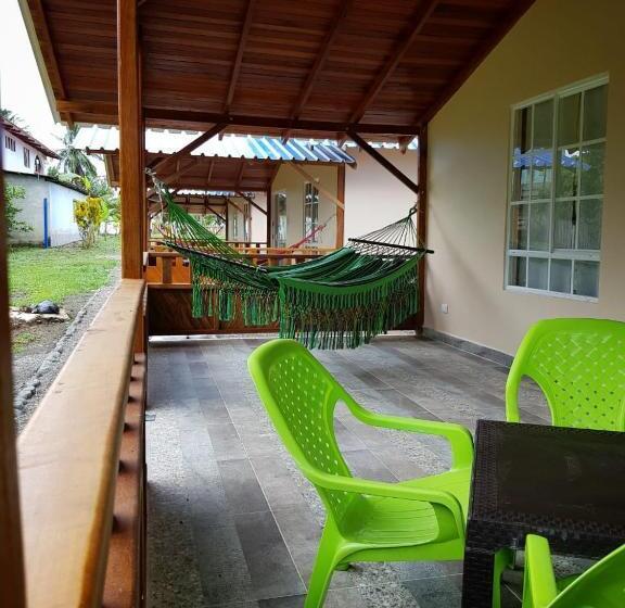 家庭洋房, Coco Loco Lodge