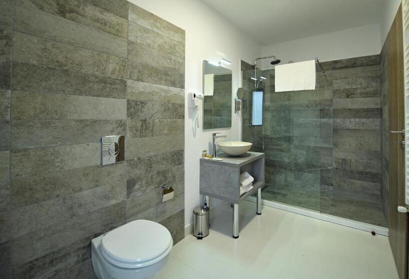 إستوديو ديلوكس, Hoha Boutique