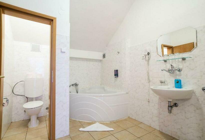 Апартаменты 2 Спальни, Laguna Slapy