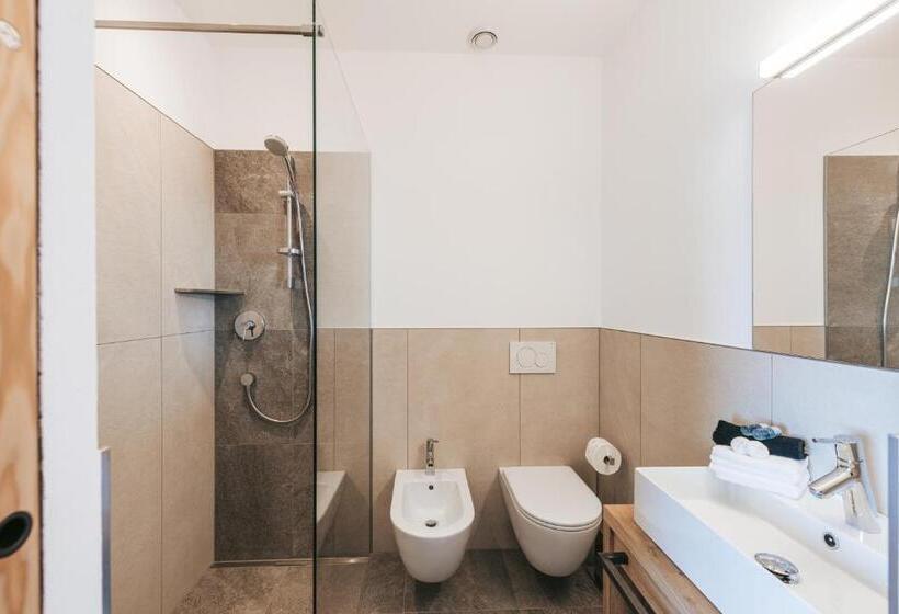 スタンダードルーム, Lochbauer