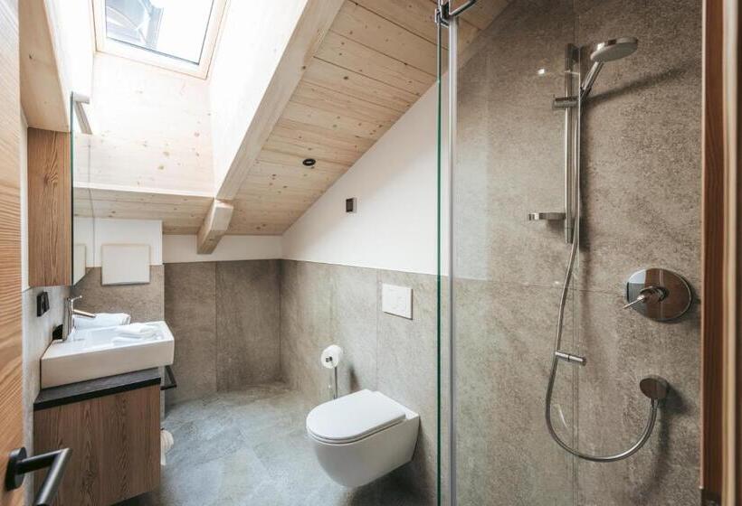 2ベッドスイートルーム, Lochbauer