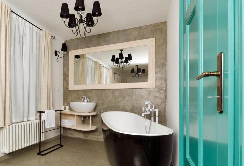 Семейный Номер Вид на Сад, Homutův Statek