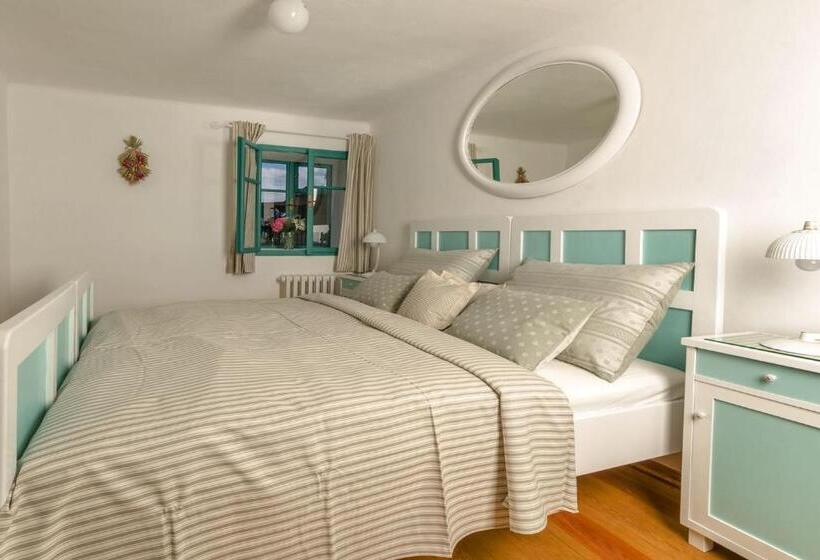 Люкс, Homutův Statek