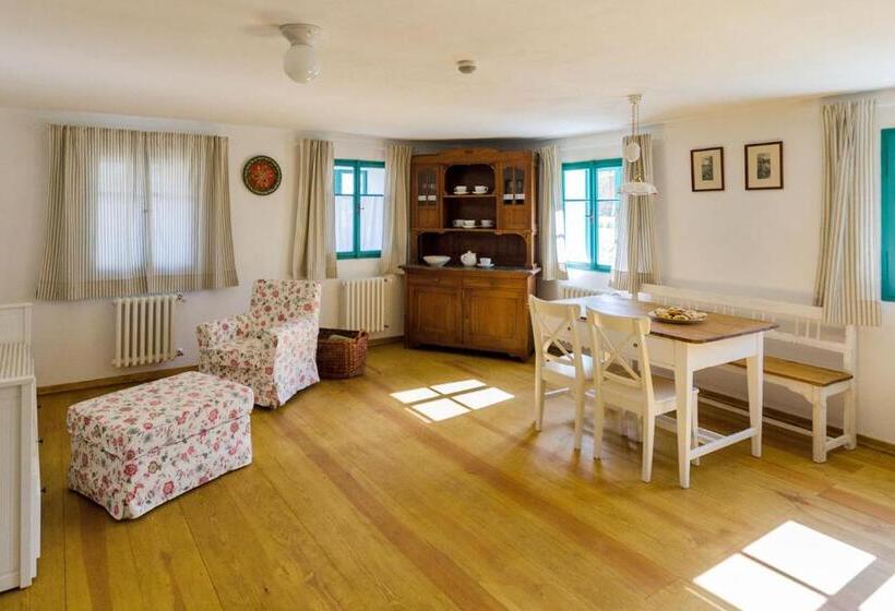 Люкс, Homutův Statek